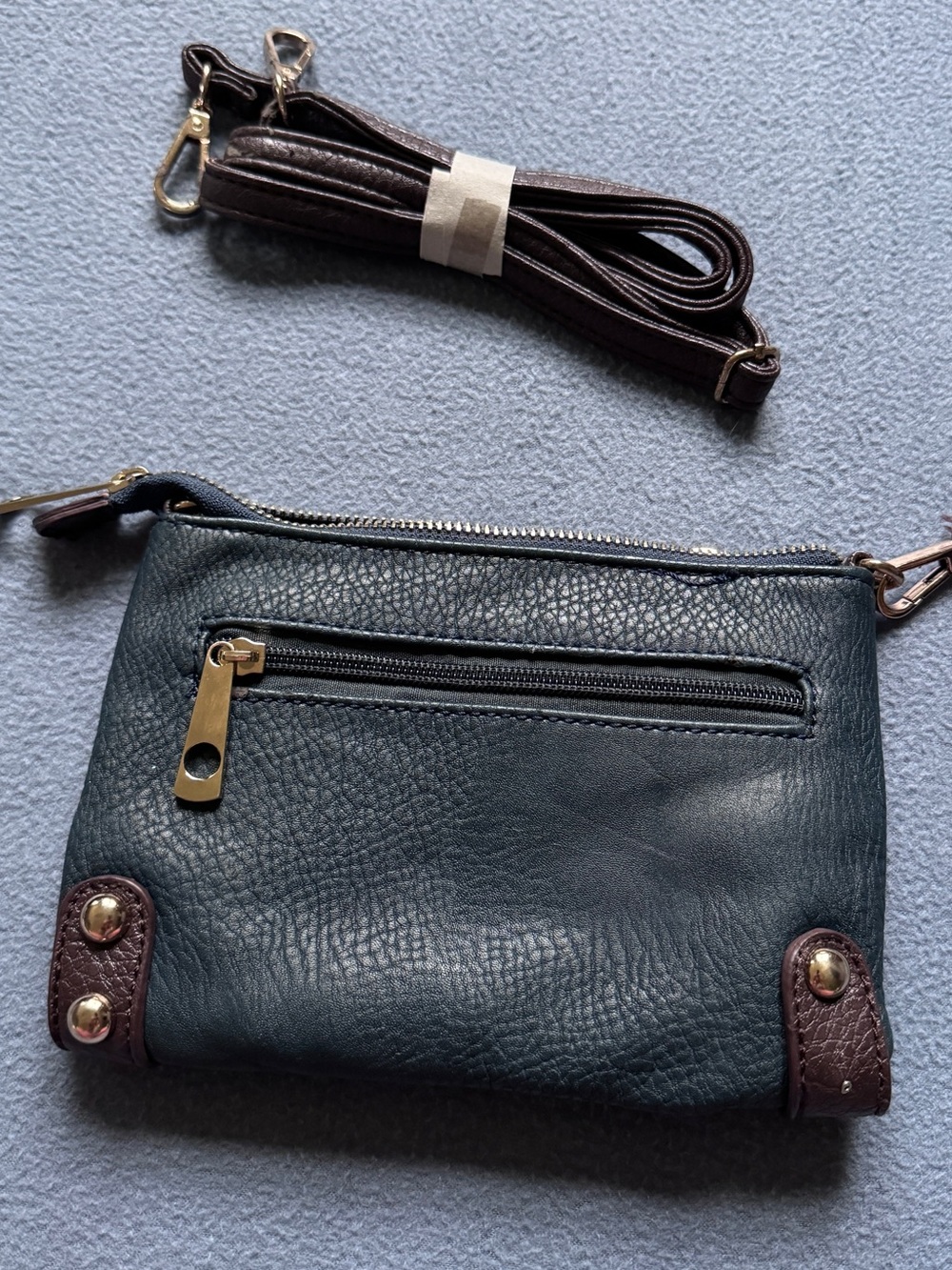 New Michael Kors Navy Pebbled Leather Wristlet with Gold Plaque - Picture 5 of 9
